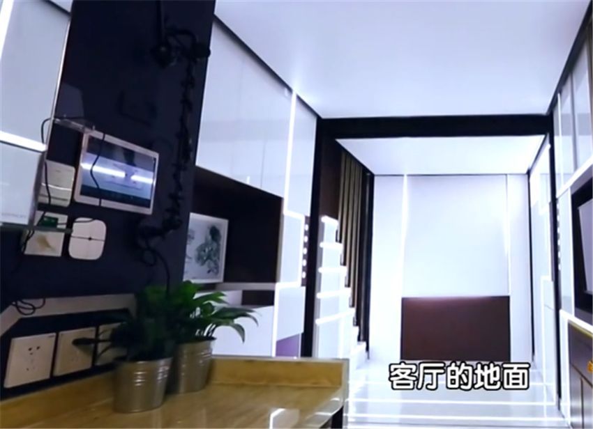 23㎡公寓有7居室，卫生间塞下浴缸？这对小俩口的家也太绝了