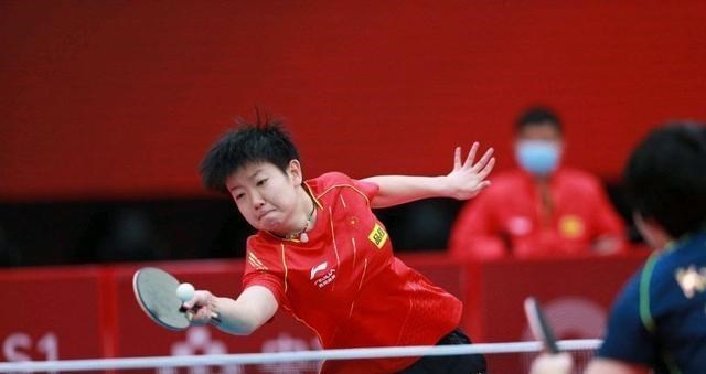 清浅微笑的我|真的在变换打法,孙颖莎跟李隼在比赛中交流经验,尽显技术优势