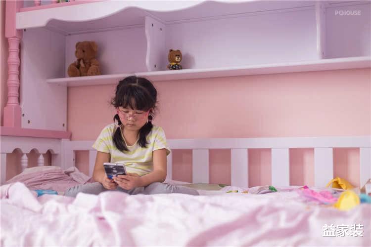 热爱旅行的女主人，选择中西结合的家装风格，创造独特的家