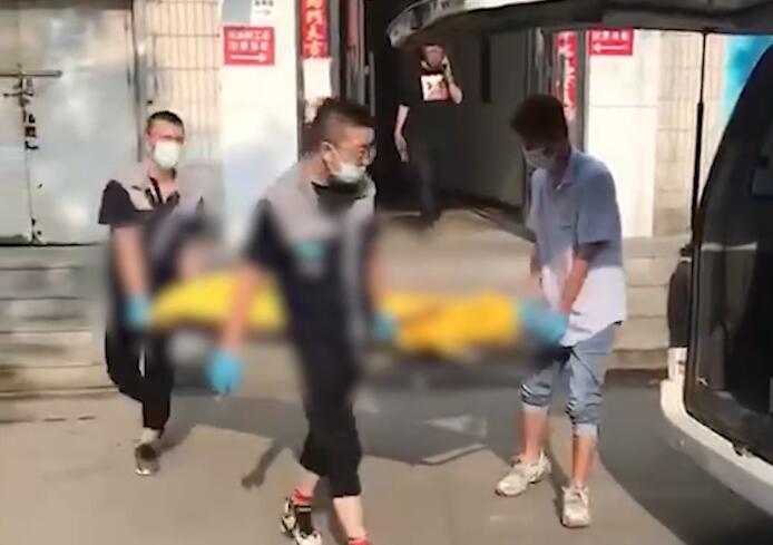 沈阳 因求爱被拒，沈阳男子在舞厅持刀捅杀28岁女子：你这是看不起我