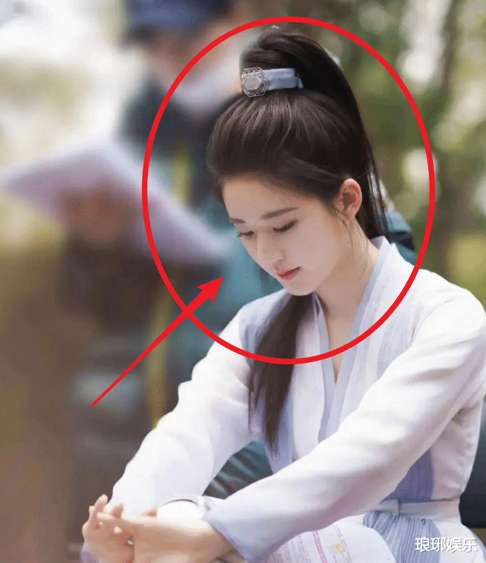 杨洋|《且试天下》定妆海报出炉，杨洋气质好绝，赵露思造型我却看愣了