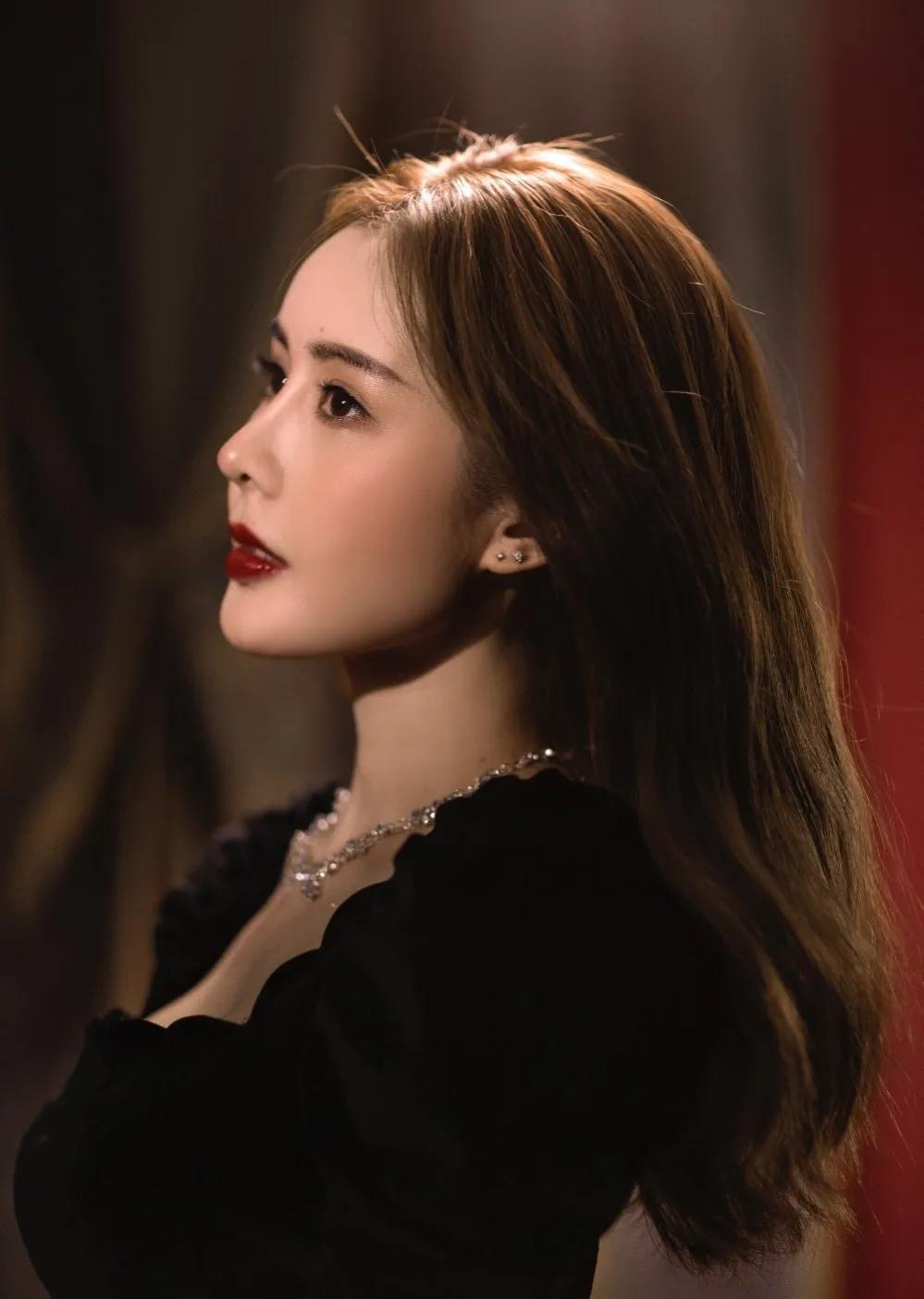 秦奋|“洗头妹”韦雪:2段感情3个娃,成功晋升亿万富婆,她真不简单