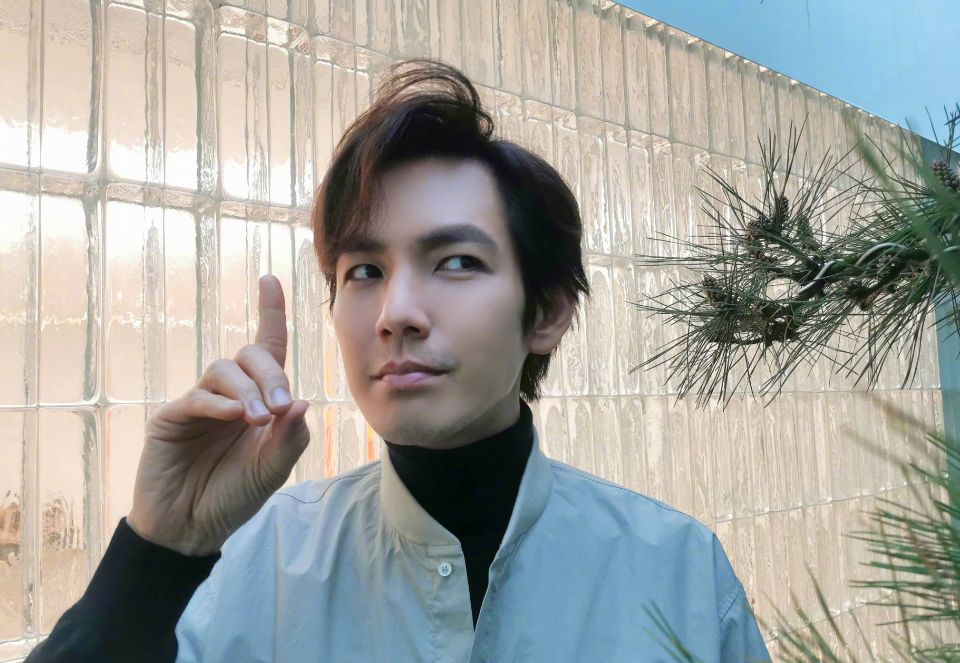 钟汉良|钟汉良老婆正脸照曝光，比迪丽热巴还美，难怪不愿公开