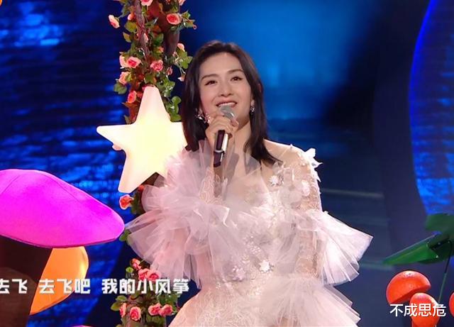 王源|跨年晚会12位明星遭遇尴尬,暴露娱乐圈三大真实现状