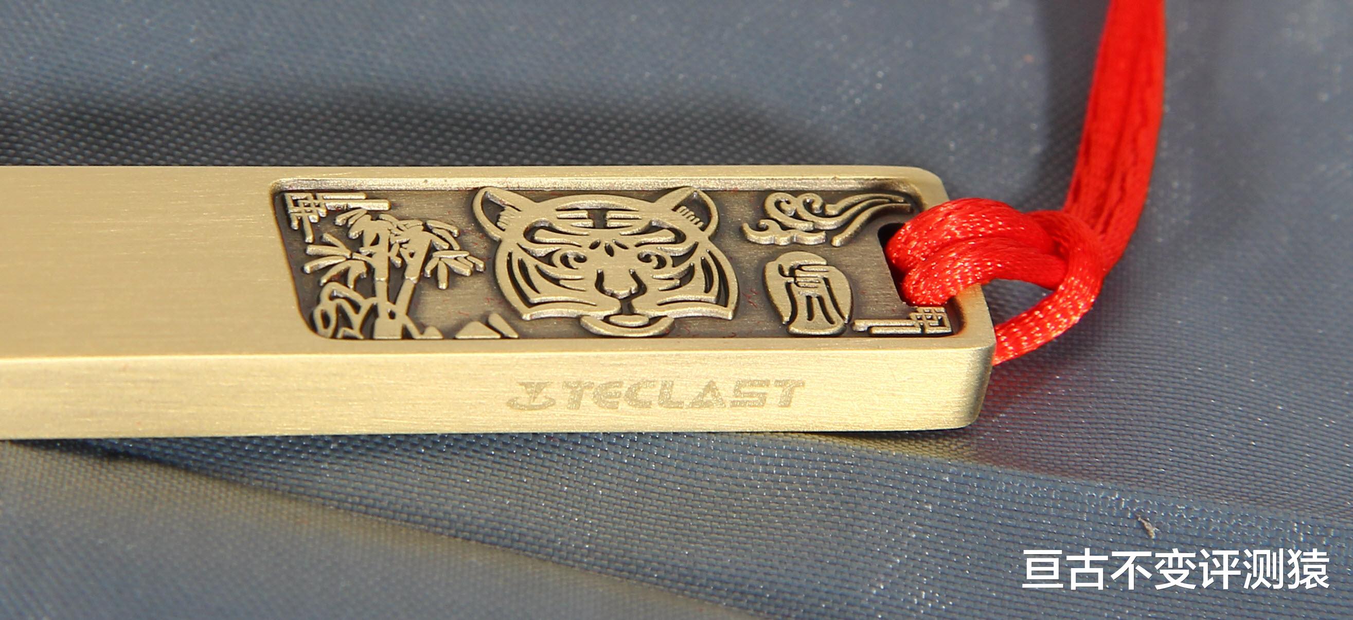 台电|送给新年最实用的礼物,虎虎生威生肖优盘开箱