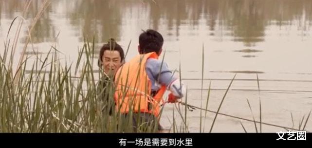 黄轩|《风起洛阳》黄轩为求真实寒冬潜入污水潭多次，拍至眼睛红肿很敬业