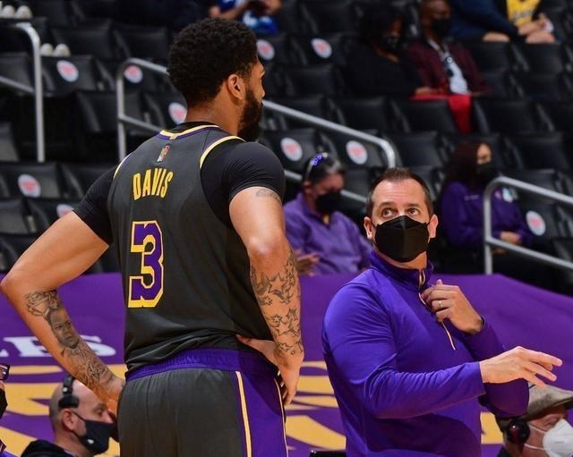 湖人队 湖人第15人要来了？两点来看，将锁定臂展239的内线悍将