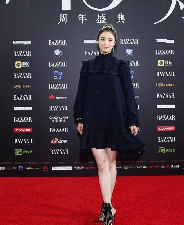 阿娇|明星红毯暴露身材缺陷，阿娇的象腿，沈月的身高，周冬雨让我笑了