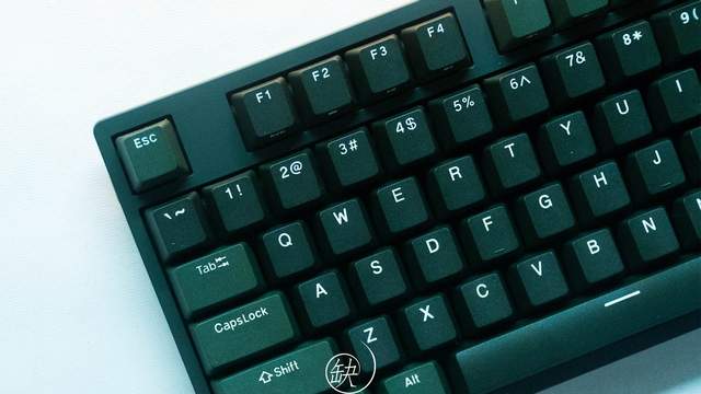 手机业|值得入门的机械键盘！杜伽K310 樱桃红轴机械键盘