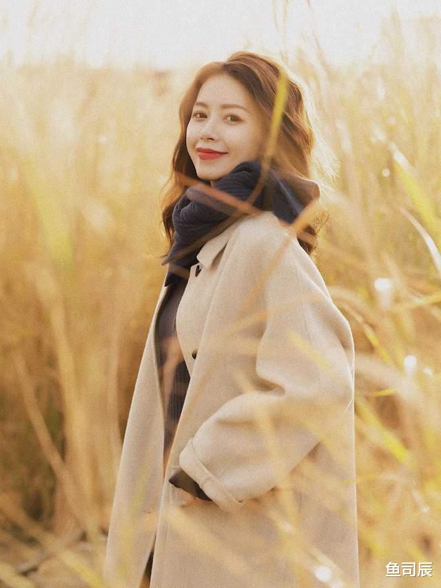 鱼司辰|几款百搭又高级的穿搭,不冷不热的通勤日常,让你惊艳同龄人