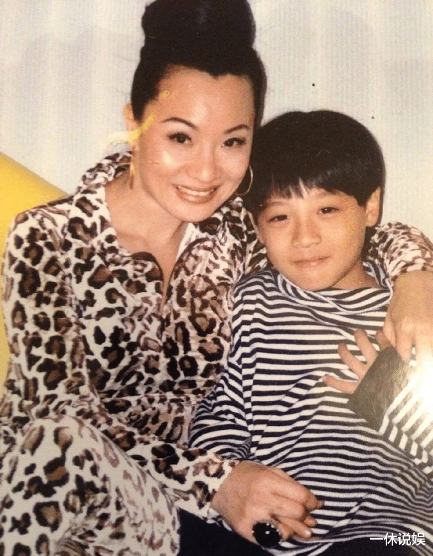 比莉|被有妇之夫骗婚18年，当年叱咤歌坛的比莉，感情生活太惨了