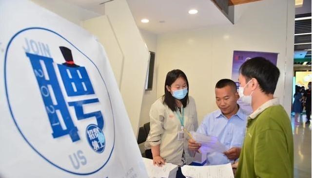 梓琪育儿说|5名博士、14个硕士，竞争4个“社区干事岗”，是大材小用吗？