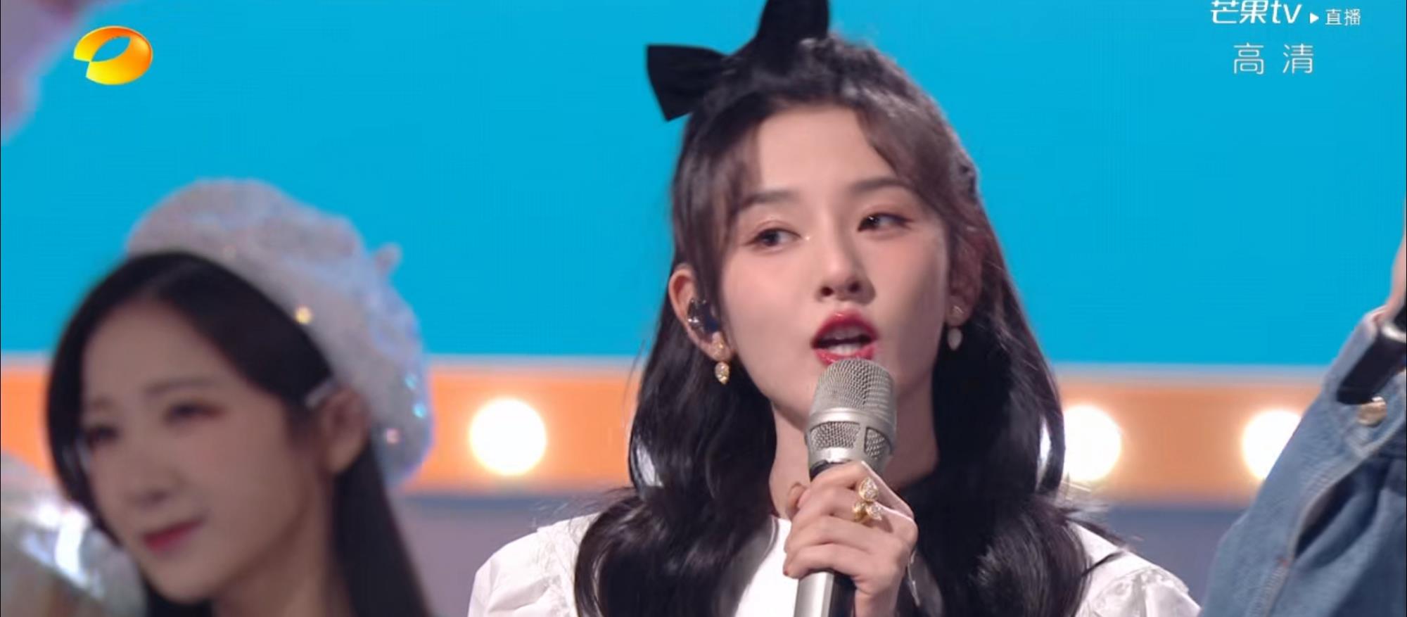 芒果台|芒果台跨年晚会妆容复制鞠婧祎？化妆师坑惨杨幂，吴昕造型在线