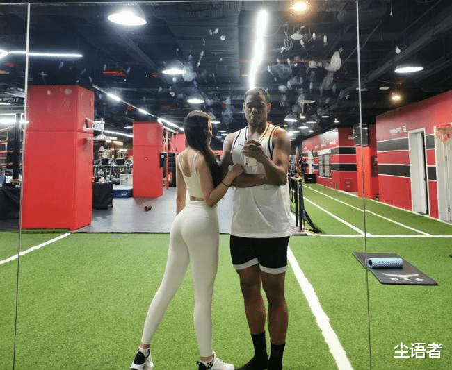 中国队|被非洲父亲抛弃的中非混血，曾声称只为中国队效力，其中国女友颜值高