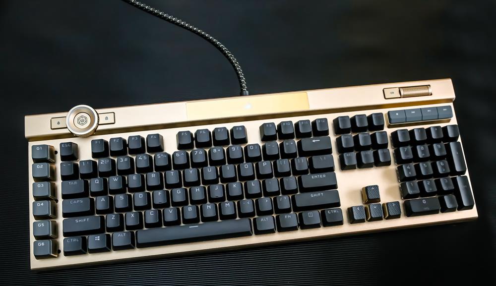 外设也玩土豪金？海盗船发布璀璨金特别版机械键盘，堆料般豪横