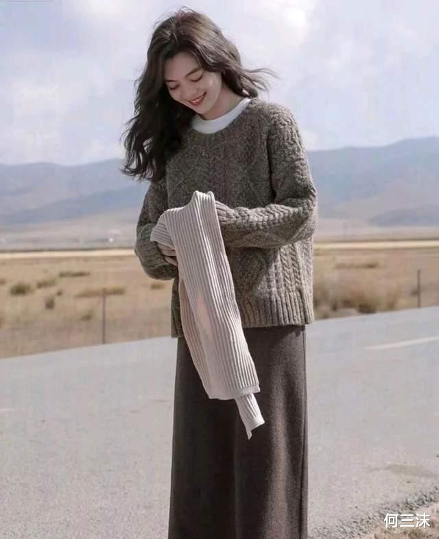 何三沫 不会穿衣搭配的女生可以这样穿，毛衣搭配半身裙，温柔又减龄