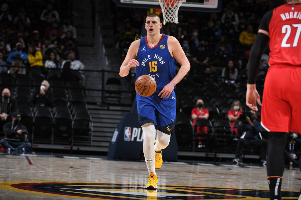 掘金队|掘金爆冷惨败!安东尼大爆发,利拉德带队破纪录,约基奇空砍34+16