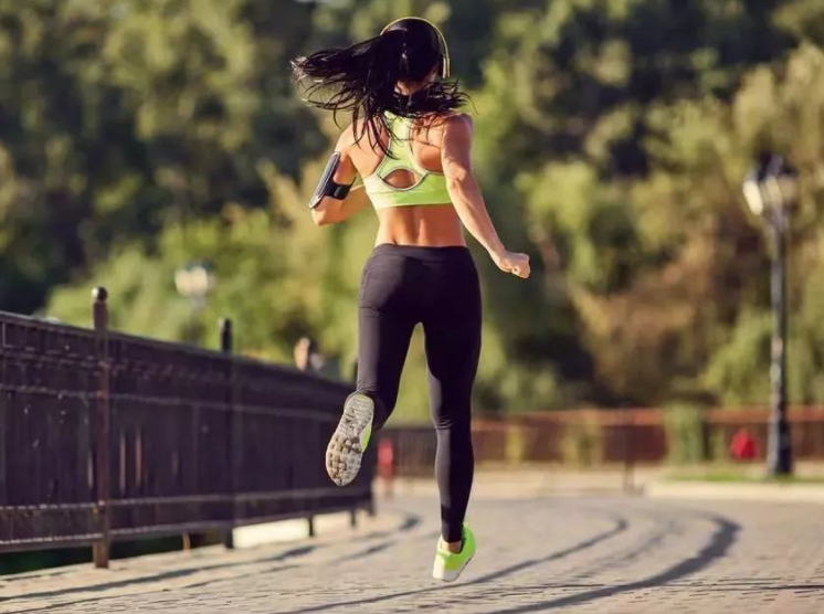 健身|吃一次等于喝1桶油，50岁大家脑溢血离世，常吃3物，血管不堵才怪