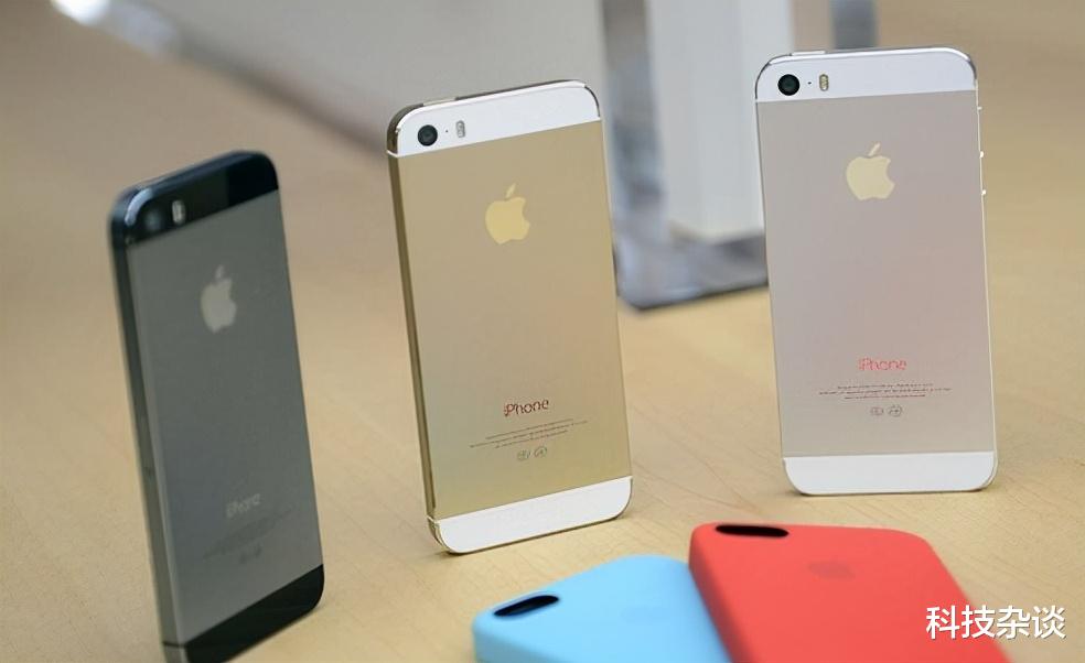 iPhone|iPhone 13对比OPPO Reno7的外观,你想说点什么?
