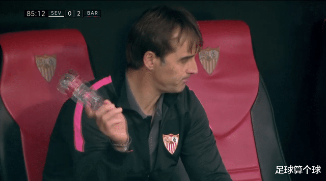 梅西|前皇馬主帥罕見(jiàn)失態(tài)怒摔瓶子！梅西過(guò)掉2后衛(wèi)+門將后破空門