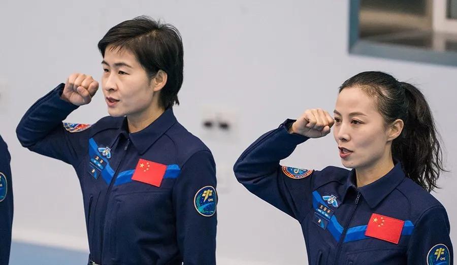 女航天员在空间站如何上厕所?航天员队伍中为什么需要女性?