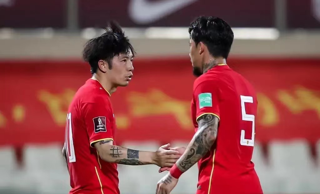 国足|占得先机！国足2-0完胜菲律宾，武磊造点+主罚命中，出线形势大好！