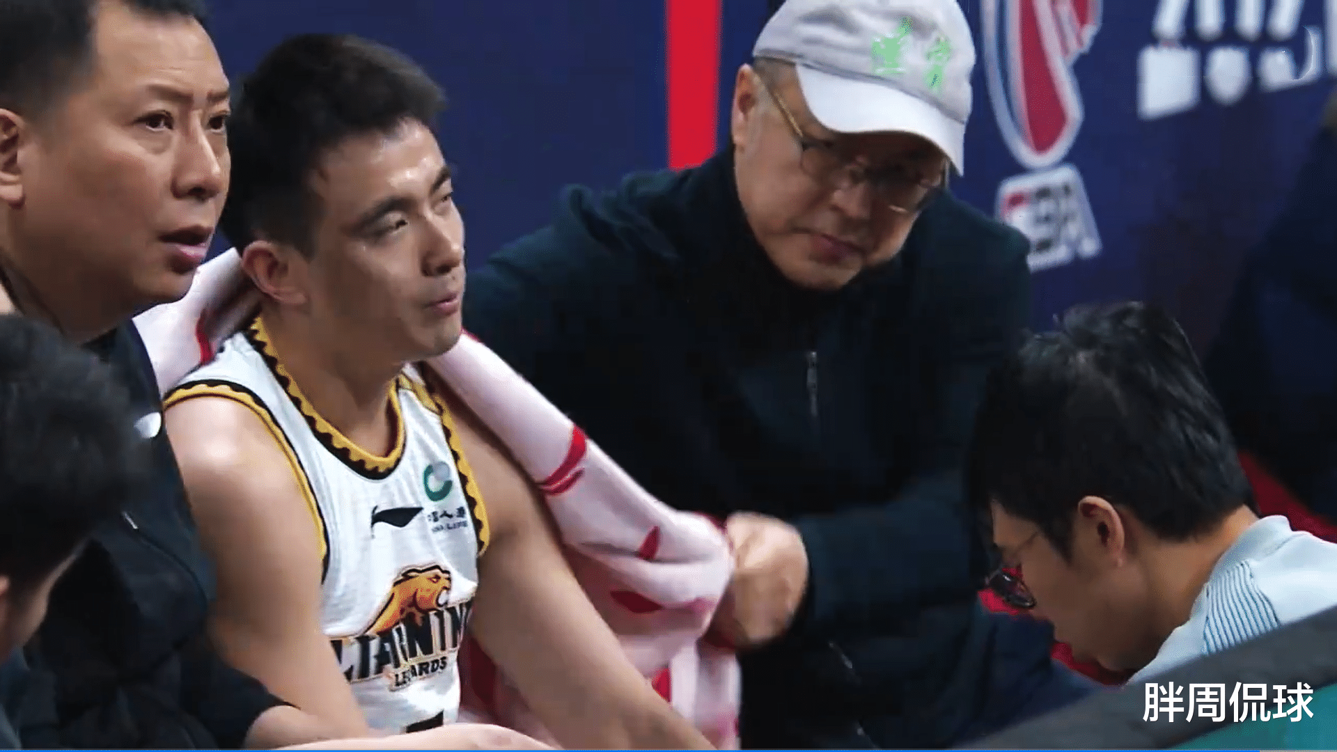 遼寧男籃|趙繼偉因傷離場，李洪慶一個(gè)動(dòng)作令人欽佩，遼籃爭冠野心外露