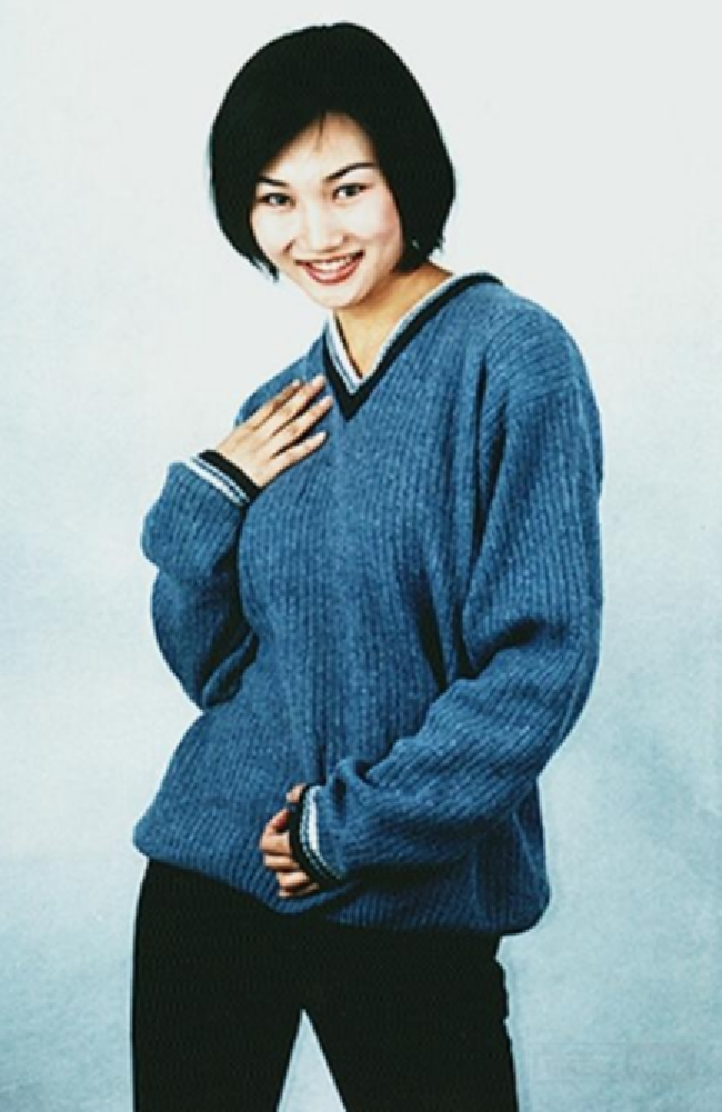 李梓萌|知名央视主播李梓萌，戴假发主持13年，知道她摘下头套长啥样吗？