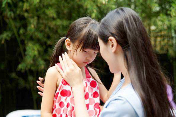 菁妈育儿|靳东和老婆同时晒照，庆祝“二爷”生日，附4岁孩子发育特点