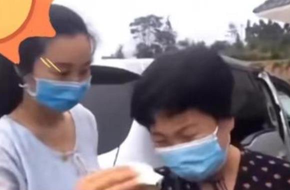 许敏|28年错换人生再发酵，田静直播表态对许敏看法，对方的话戳中了心