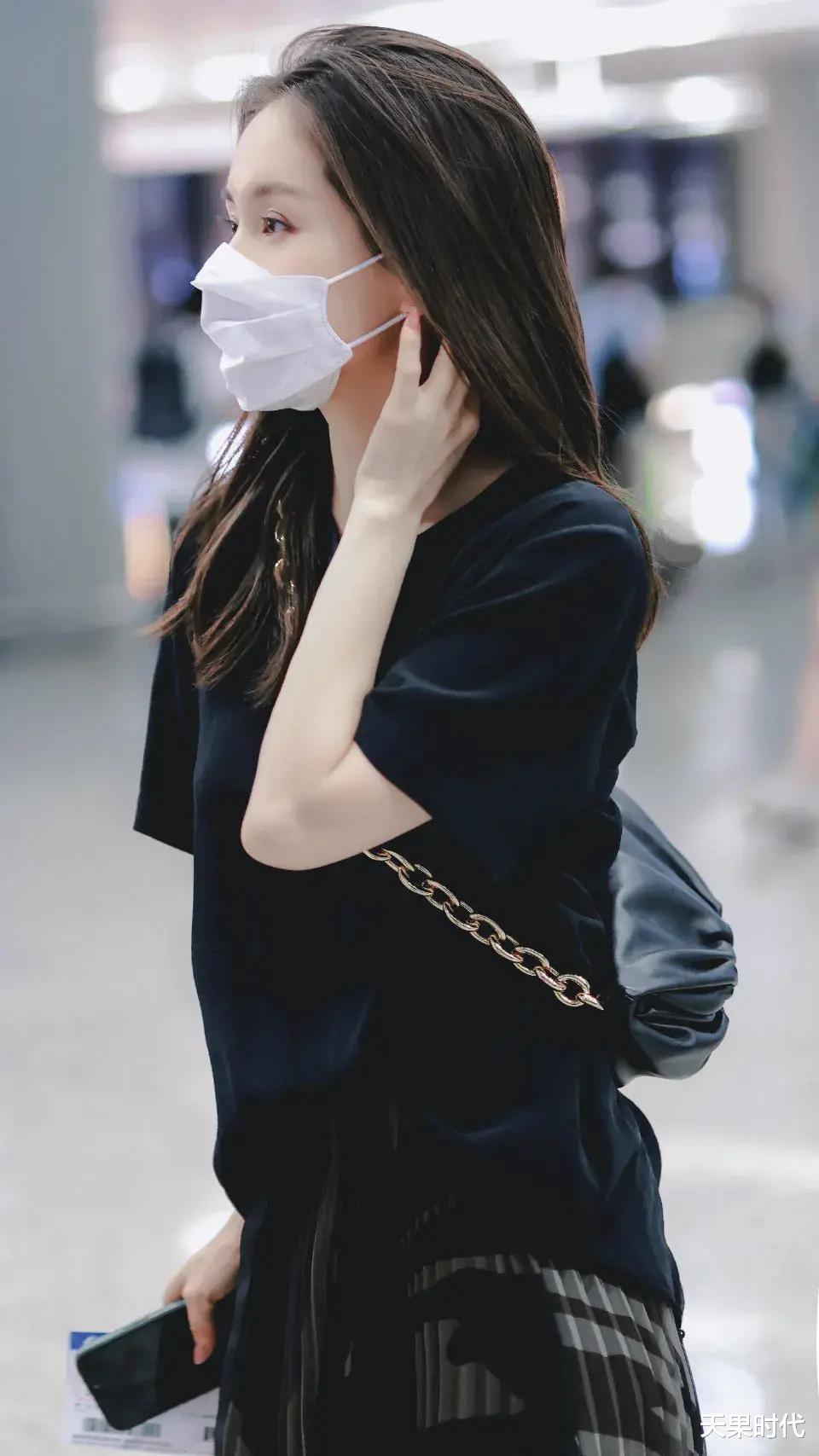 天果时代|王子文变化确实大，长发造型总有浓浓的女人味，戴着口罩也吸引人