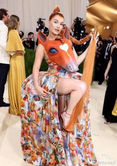 发型|笑到头掉！奇葩天花板辣眼睛…