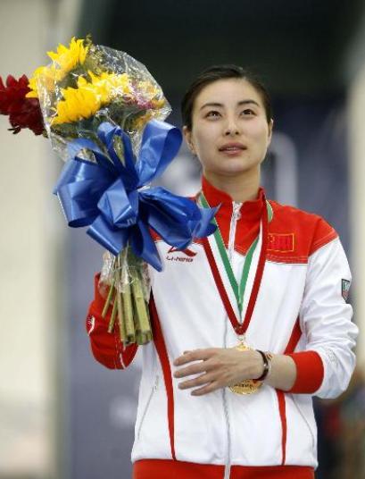 郭晶晶|郭晶晶隐瞒34年的小姑子，原来是熟悉的她，难怪霍启刚一直不公布