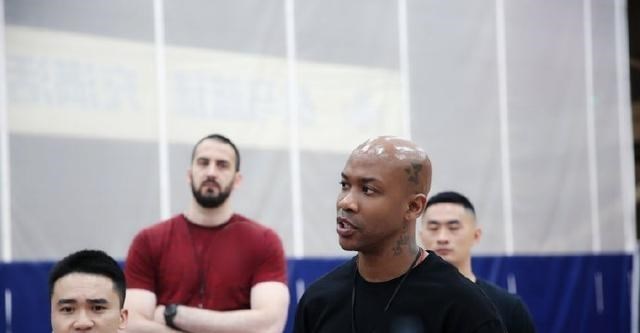 苏州 真要走了？曝北控尝试交易李根，马布里下定决心