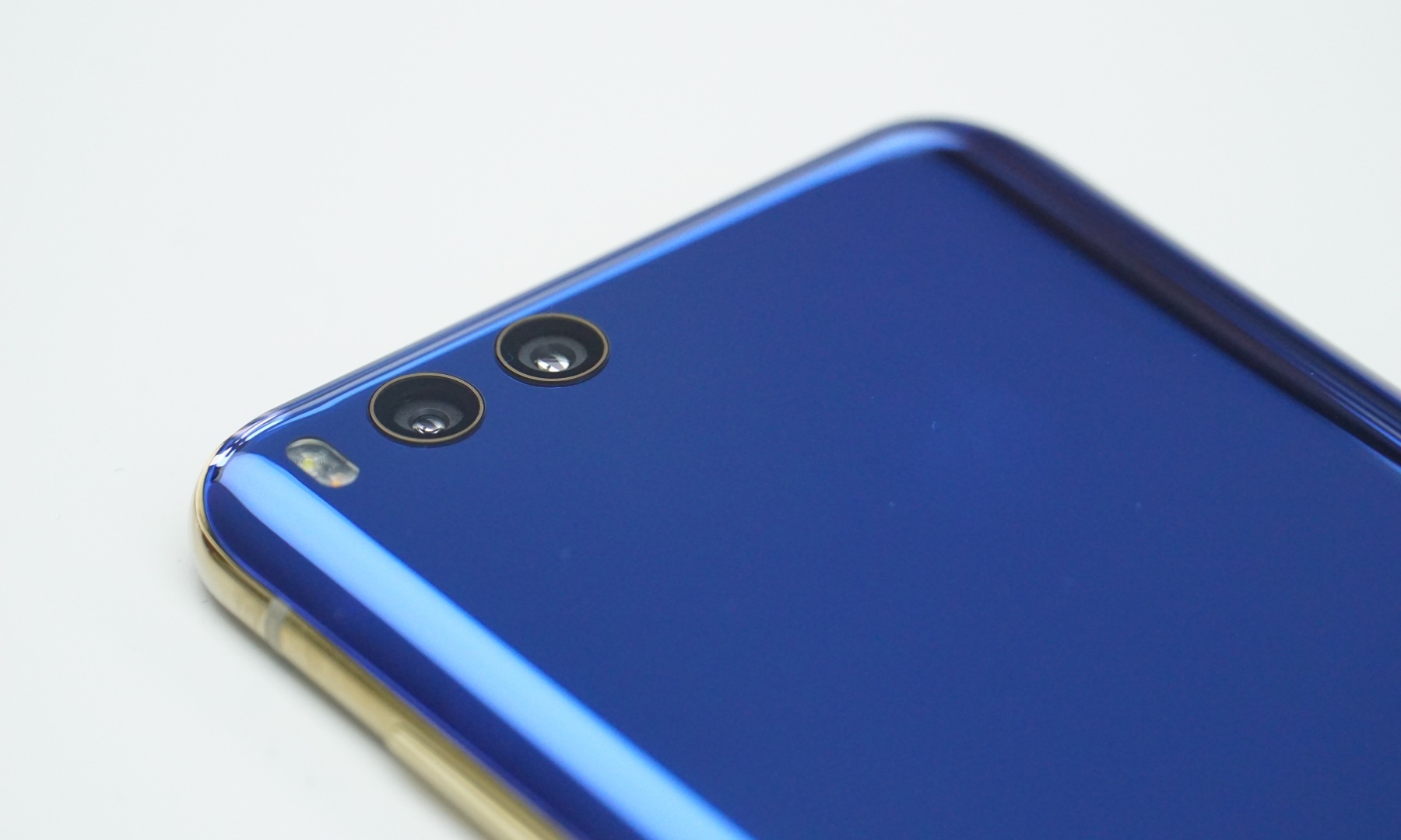 小米科技|这价格给力!小米旧旗舰重新上架:不到1000元,最强钉子户?