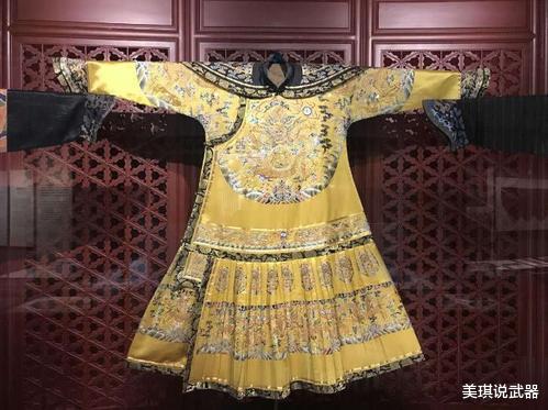 后宫史|龙袍几十年不清洗一次，那酸臭味道皇帝跟嫔妃怎么受得了？