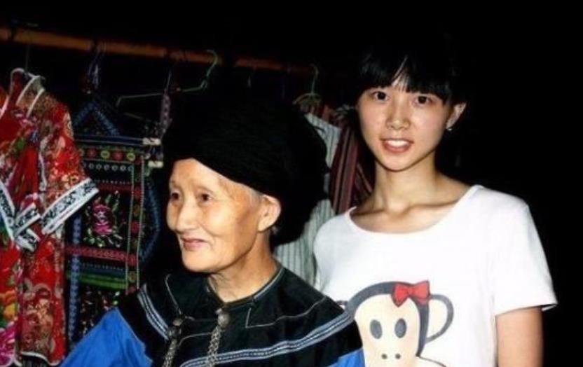 壓寨夫人楊丙蓮：容貌被還原到18歲，顏值不輸現在的女明星-圖5