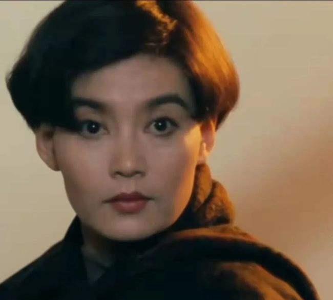 潘虹|潘虹,八十年代内地唯一不土气的女星,混血她年轻时到底有多美?