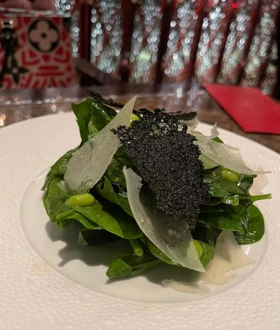 李湘|王岳伦前脚官宣，李湘后脚晒出一盆绿色蔬菜，代表了什么意思？