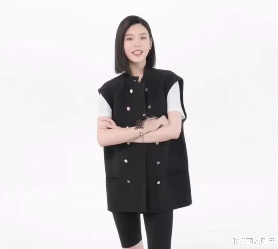 时尚丽人风行 奚梦瑶生了！不久前还挺大肚开工，穿宽松马甲藏孕肚超模范十足