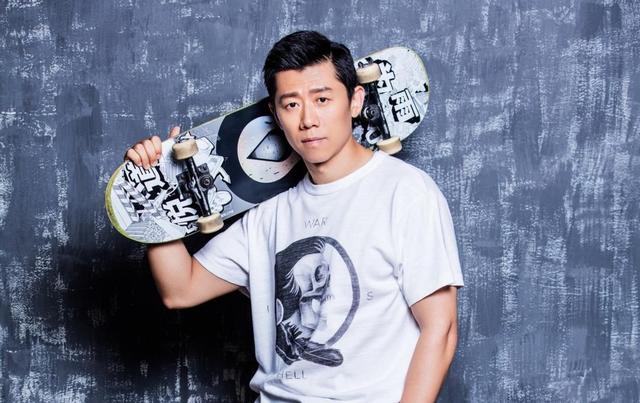 刘德华|有演技有人品,不传绯闻踏实演戏的7位中年男演员,各个婚姻幸福