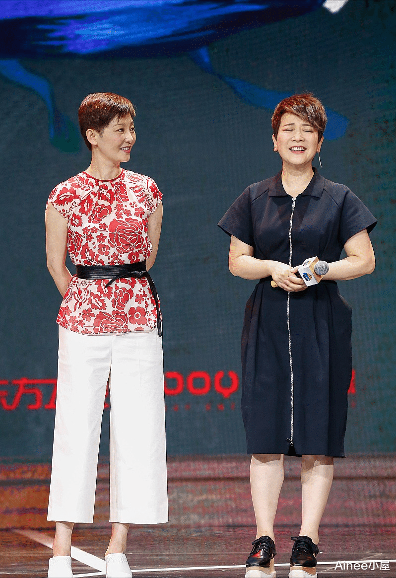 短发|圆脸真不适合剪短发，陈小艺徐帆撞发型才知高下，好在气质都挺足