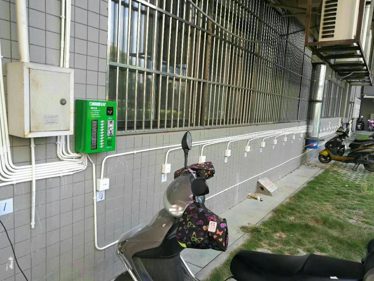 监控视频 事故频发却屡禁不止，今日起电动车严禁上楼！