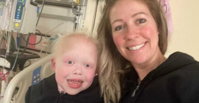 大国将苓 进行21次手术住院800多天,加拿大7岁乐观女童成TikTok网红