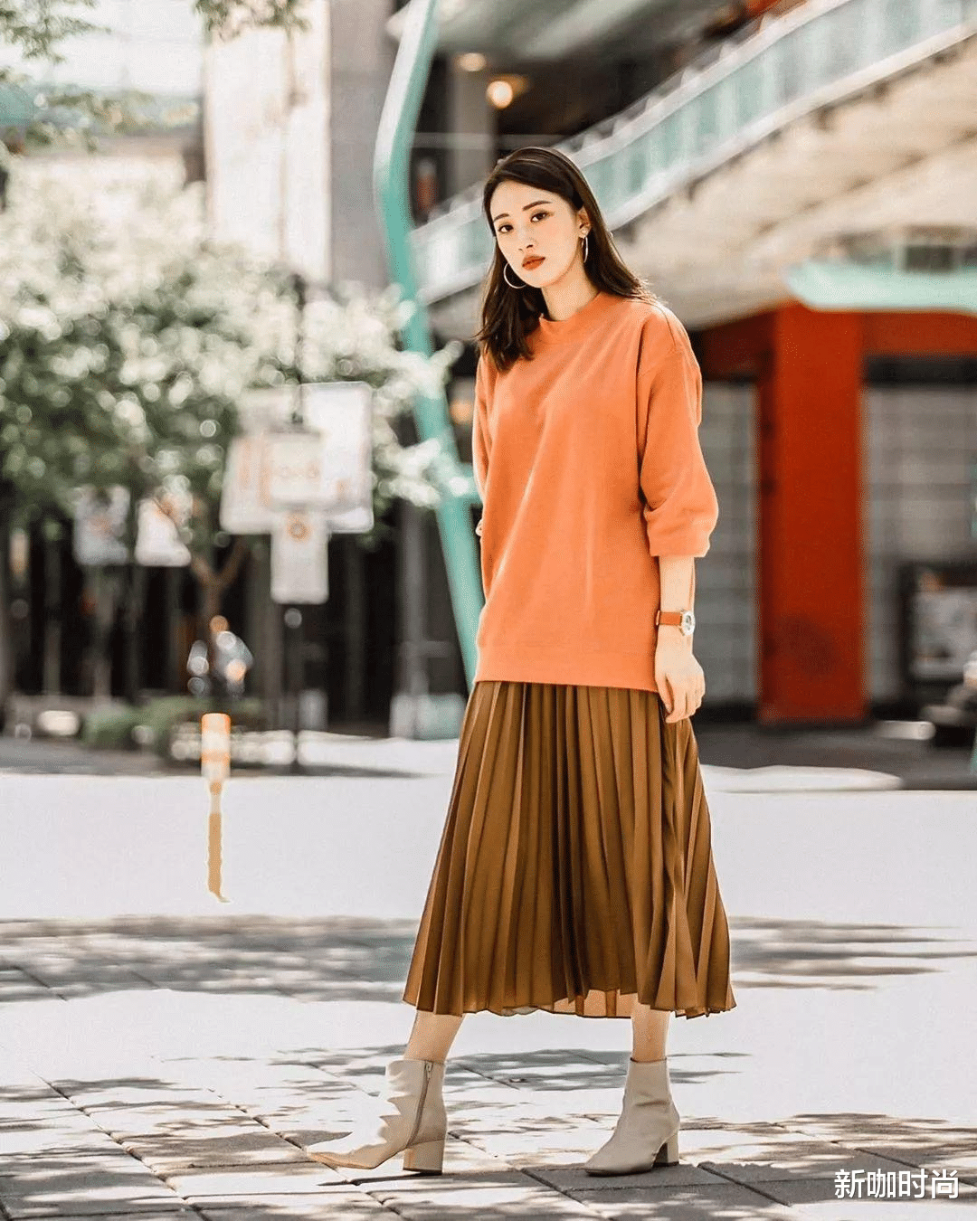 发型|53岁江珊还是老了，肌肤松弛沧桑感明显，白头发藏不住