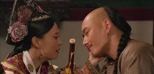 甄嬛|原来甄嬛就是还珠里的老佛爷，难怪晴儿这么受宠，也不看看她是谁