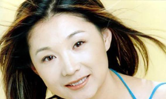 钱琳琳|央视主持钱琳琳:二婚带娃嫁小6岁影帝,丁克15年,现状如何?