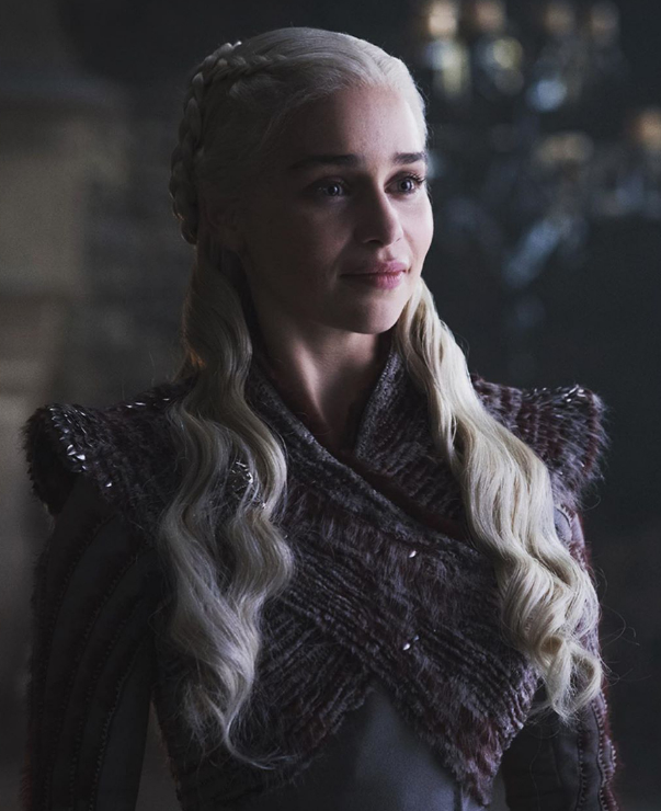 迪丽热巴|迪丽热巴新剧银发造型曝光，“鲶鱼须”再现，被指像“龙妈”