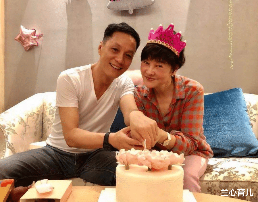 兰心育儿|首批丁克已经退休，被问谁帮养老？霸气回应：不丁克晚年就有人管吗？