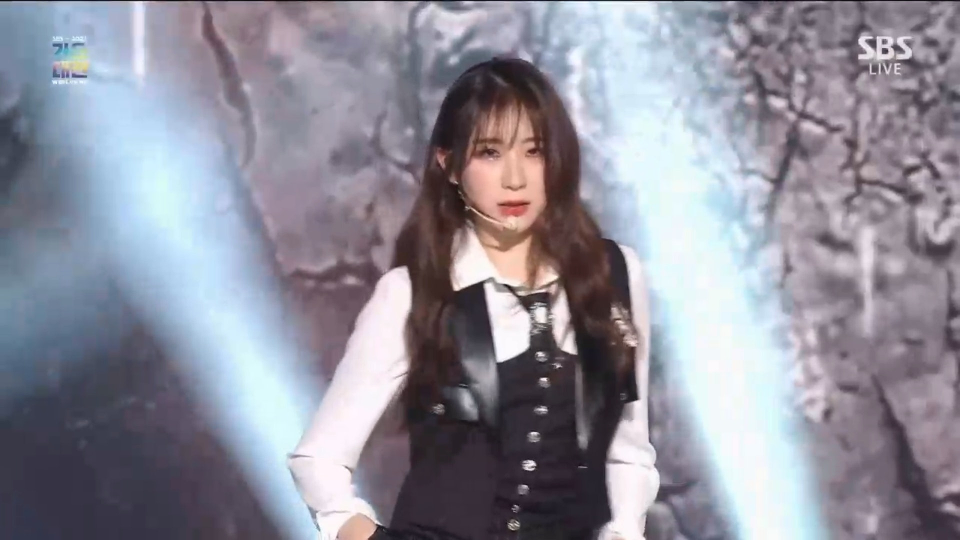 beast|SBS歌谣大战：李彩演惊喜回归，与申留真等人致敬BEAST经典